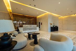 SuperHost - Serene 1BR in District One With Artificial Beach