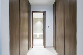 SuperHost - Serene 1BR in District One With Artificial Beach