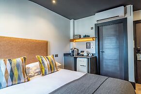Crescent Place by Mansley
