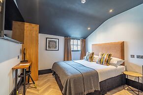 Crescent Place by Mansley