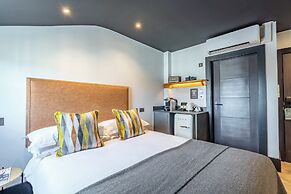 Crescent Place by Mansley