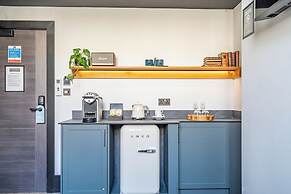 Crescent Place by Mansley