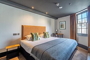 Crescent Place by Mansley