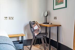 Crescent Place by Mansley