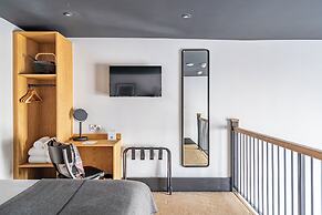 Crescent Place by Mansley