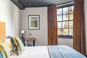 Crescent Place by Mansley