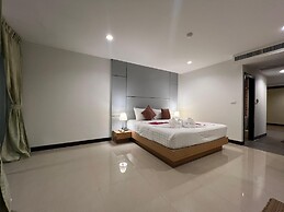 Zephyr Grand Hotel