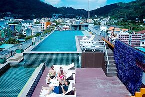 Zephyr Grand Hotel