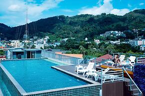 Zephyr Grand Hotel