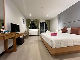 Zephyr Grand Hotel