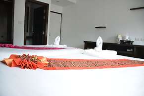 Zephyr Grand Hotel