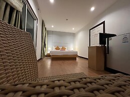 Zephyr Grand Hotel