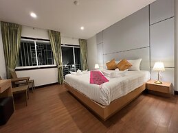 Zephyr Grand Hotel