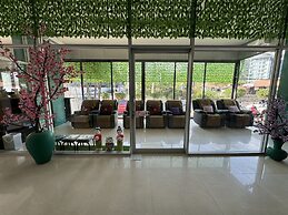 Zephyr Grand Hotel