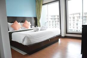 Zephyr Grand Hotel