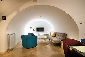 Luan Old Town apartment by DuHomes