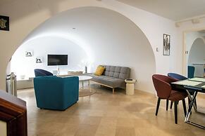 Luan Old Town apartment by DuHomes