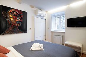 Luan Old Town apartment by DuHomes