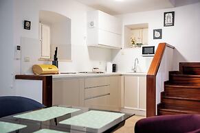 Luan Old Town apartment by DuHomes