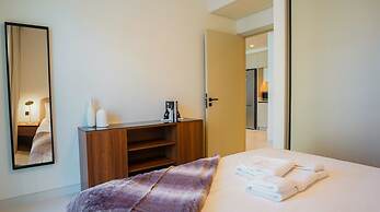 Aya - Beachfront Apartment With all Amenities and Pool