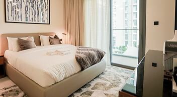 Aya - Beachfront Apartment With all Amenities and Pool