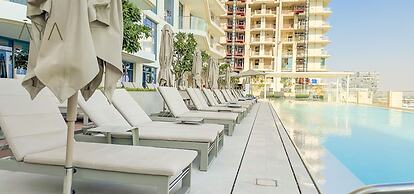 Aya - Beachfront Apartment With all Amenities and Pool
