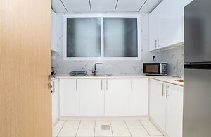 Tanin - Modern Spacious 1BR Apartment With 2 Balconies