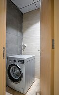 Tanin - Modern Spacious 1BR Apartment With 2 Balconies