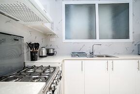 Tanin - Modern Spacious 1BR Apartment With 2 Balconies