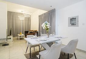 Tanin - Modern Spacious 1BR Apartment With 2 Balconies