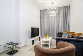 Tanin - Modern Spacious 1BR Apartment With 2 Balconies