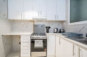 Tanin - Modern Spacious 1BR Apartment With 2 Balconies