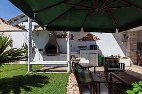 Villa Erika with private pool and garden