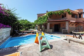 Villa Erika with private pool and garden