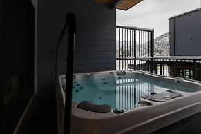 Tally Ho By Revelstoke Vacations