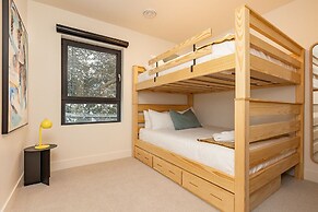 Tally Ho By Revelstoke Vacations
