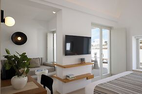 Omna Caldera Suites
