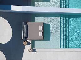 Omna Caldera Suites