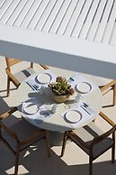 Omna Caldera Suites