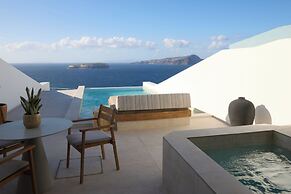 Omna Caldera Suites