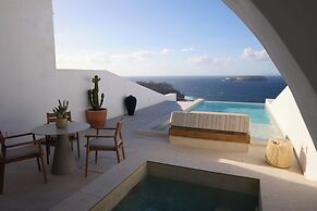 Omna Caldera Suites