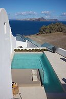Omna Caldera Suites