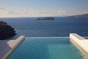 Omna Caldera Suites