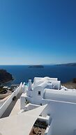 Omna Caldera Suites