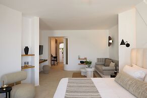 Omna Caldera Suites