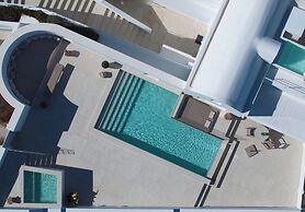 Omna Caldera Suites