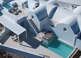 Omna Caldera Suites