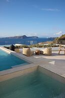 Omna Caldera Suites
