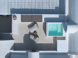 Omna Caldera Suites