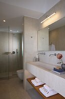 Omna Caldera Suites